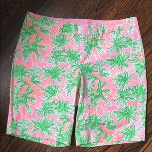 Lilly Pulitzer Avenue Burmuda Shorts size 8